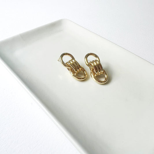 The Oval Link Earrings